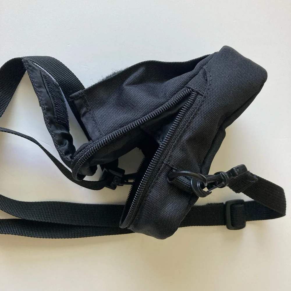Lowepro Z20 Camera Bag Pouch Black Carrying Case Zip Stripe 6” x 3” x 2”